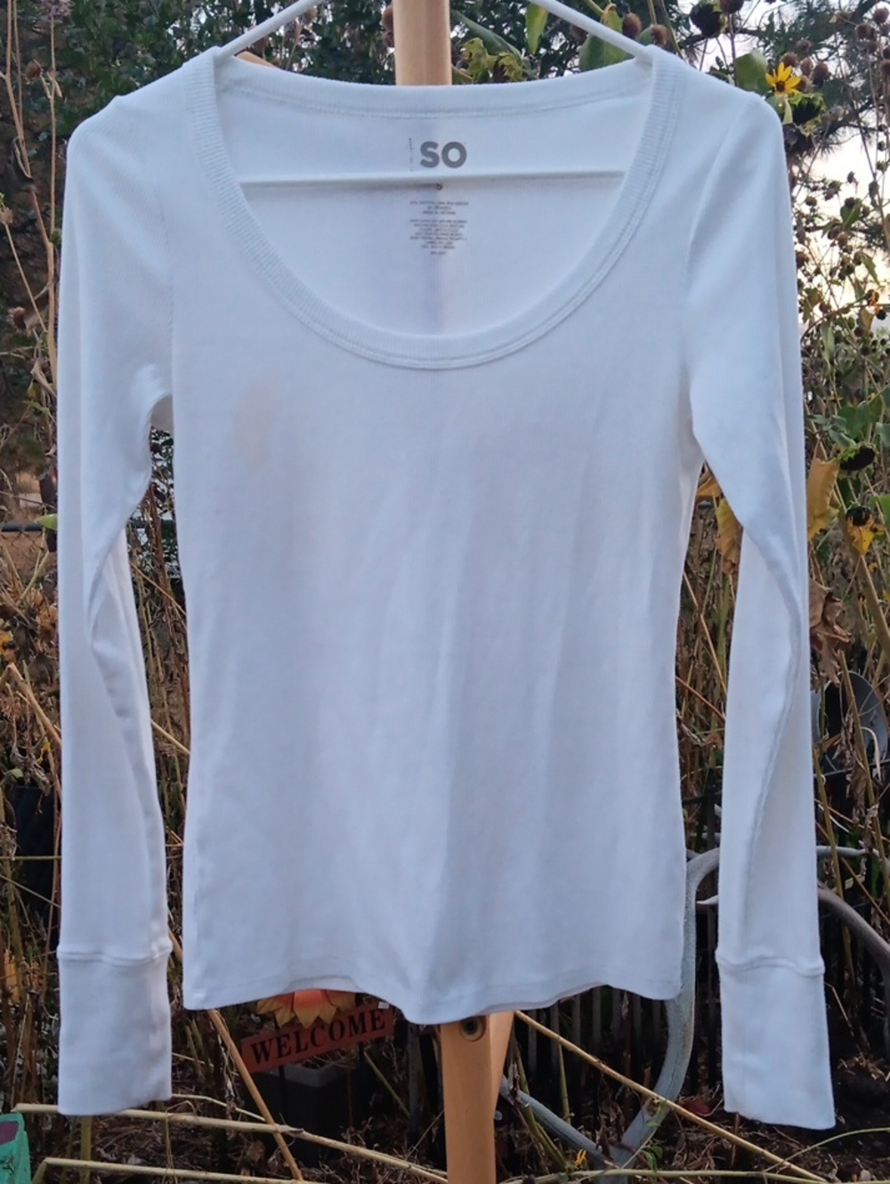 SO Women's Long Sleeve Scoop Neck Tee - White